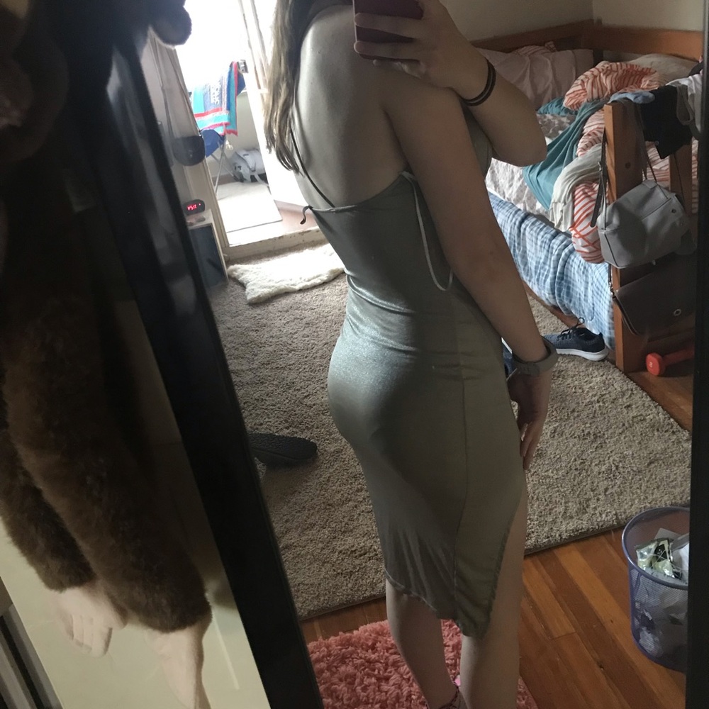Dress - Picture 6 of 6